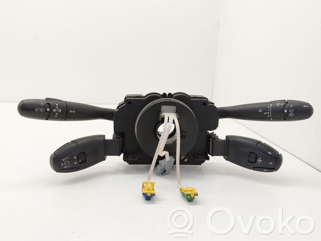 Peugeot 807 Interrupteur / bouton multifonctionnel 