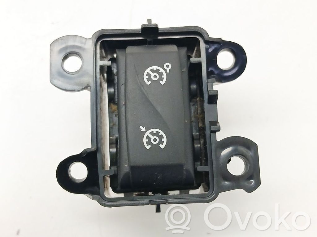 Multifunctional control switch/knob   E30177