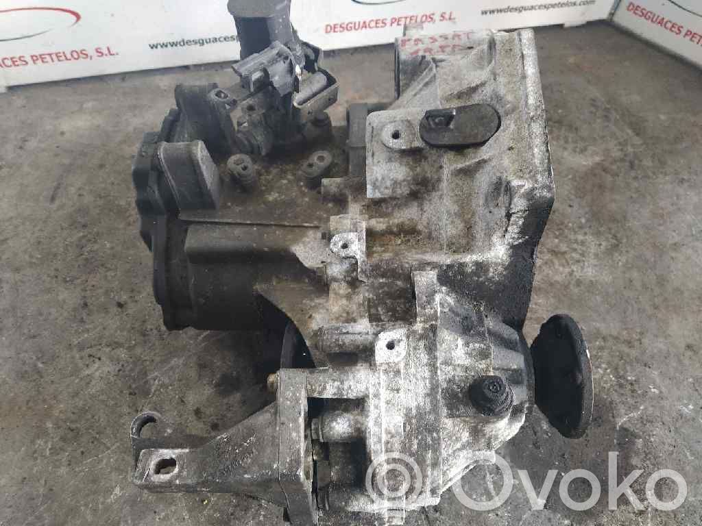 Volkswagen PASSAT B3 5 Gang Schaltgetriebe 