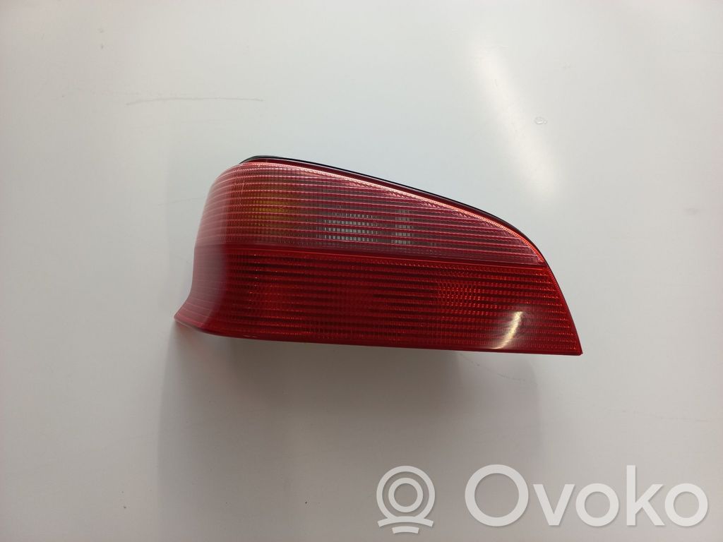Peugeot 106 Galinis žibintas kėbule 