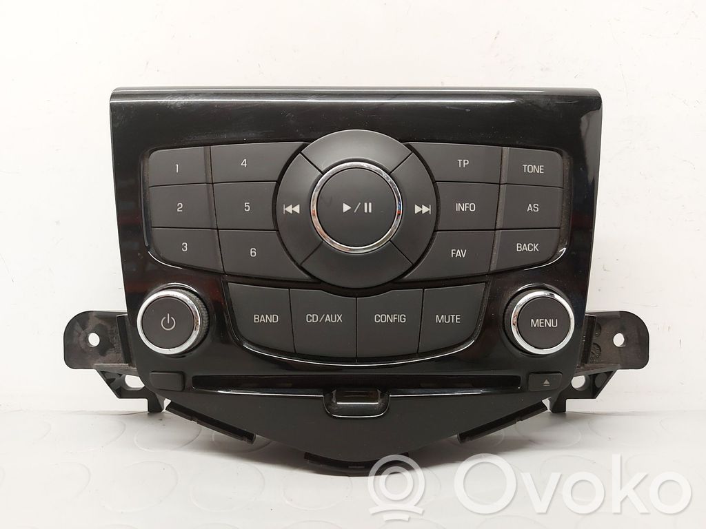 Chevrolet Cruze Radio/CD/DVD/GPS head unit 