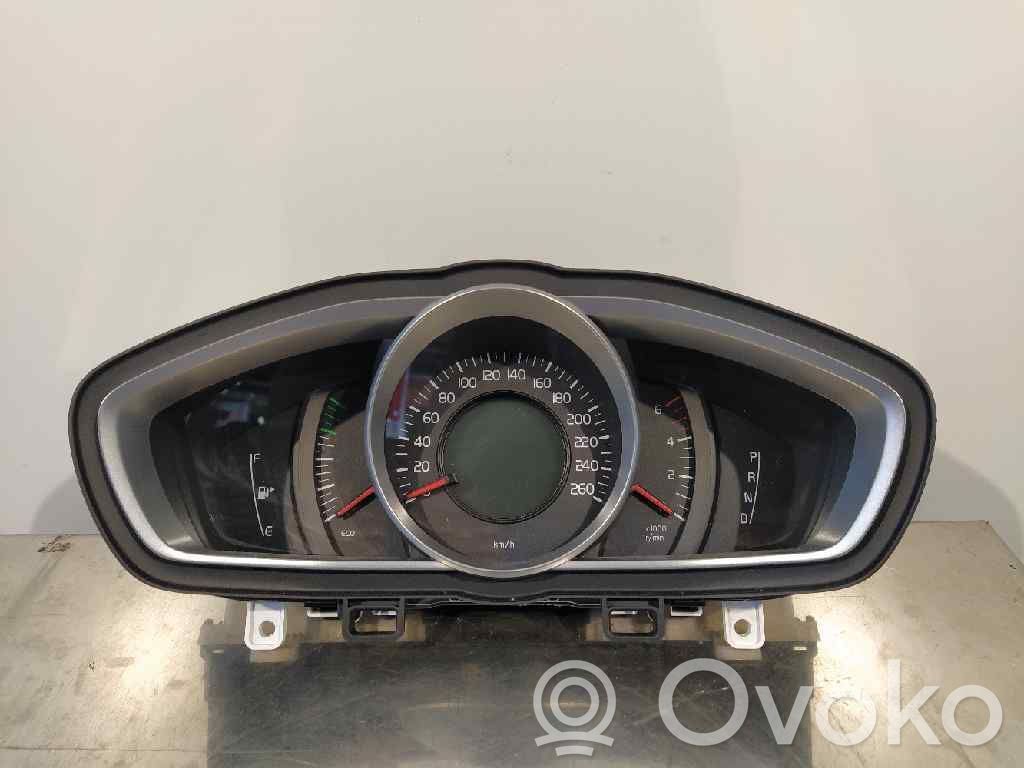 Volvo V40 Speedometer (instrument cluster) 