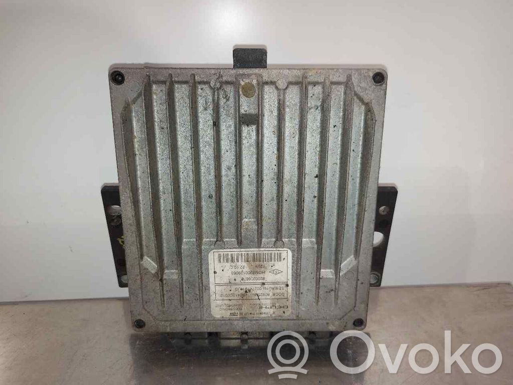 Unidad de control/módulo del motor   8200206670