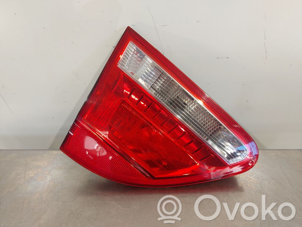 Seat Exeo (3R) Aizmugurējais lukturis pārsegā 