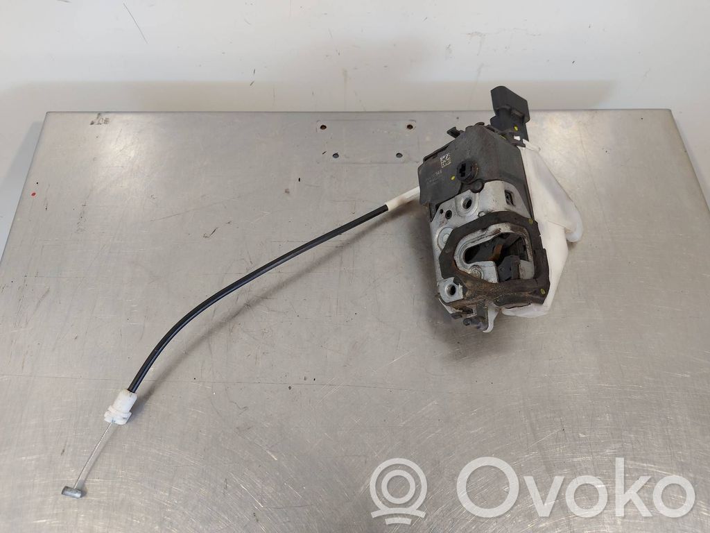 Front door lock   732148