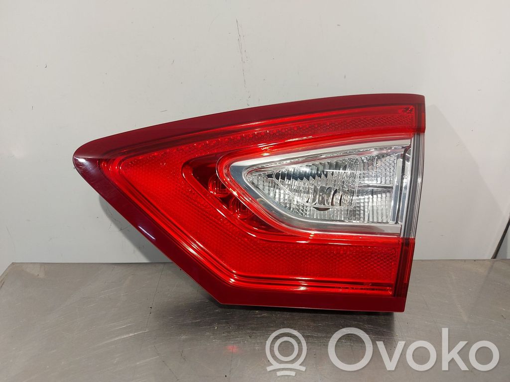 Ford Mondeo MK IV Lampy tylnej klapy bagażnika 