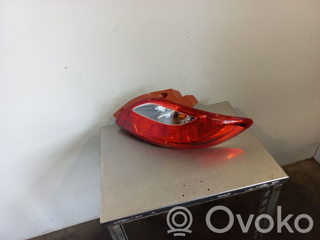 Rear/tail lights   D65151150