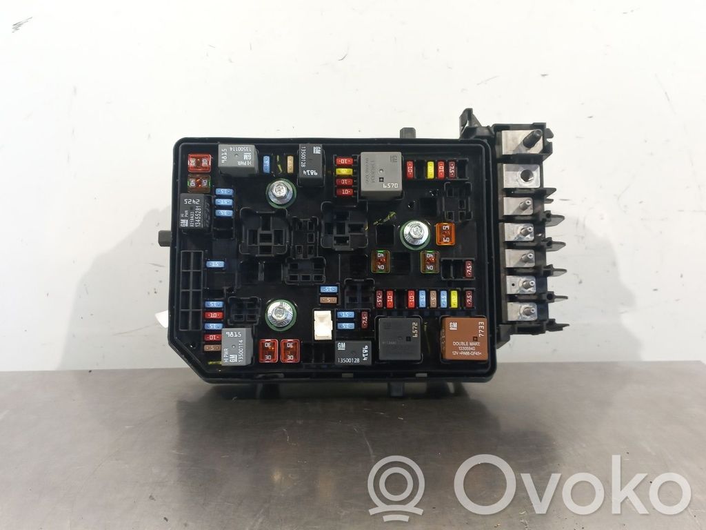 Opel Astra K Módulo de fusible 