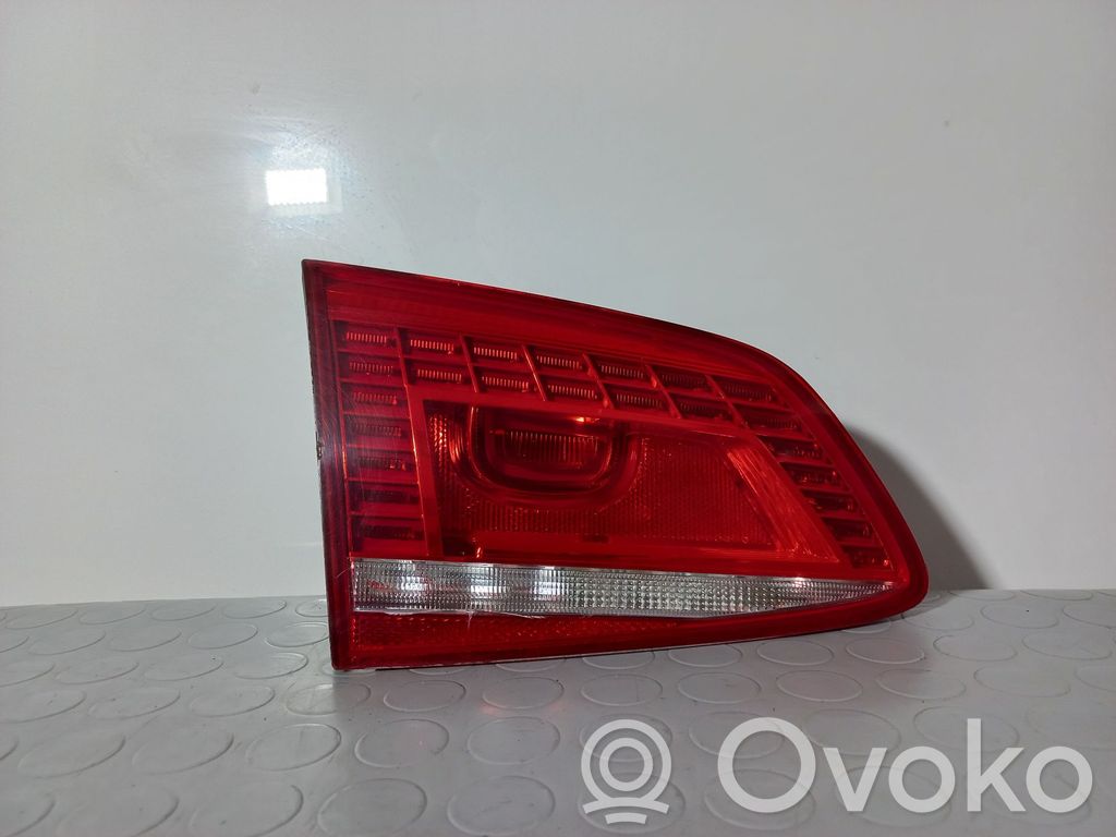 Volkswagen PASSAT B7 Takaluukun takavalot 