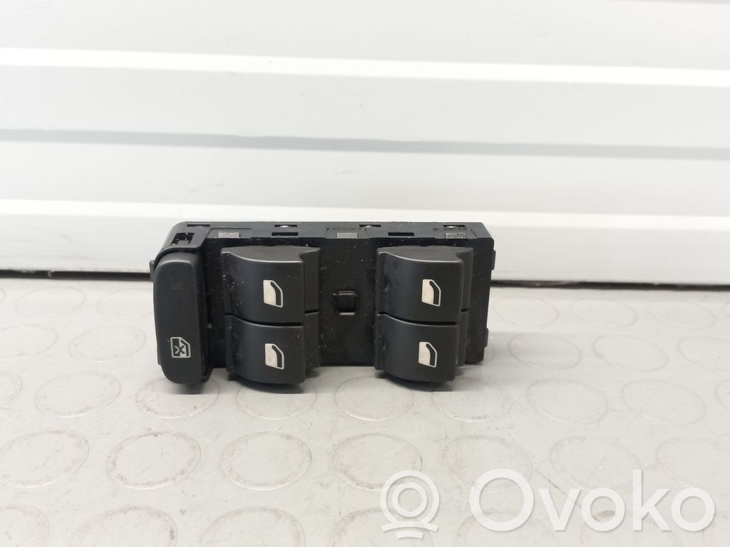 Electric window control switch   98148907ZD