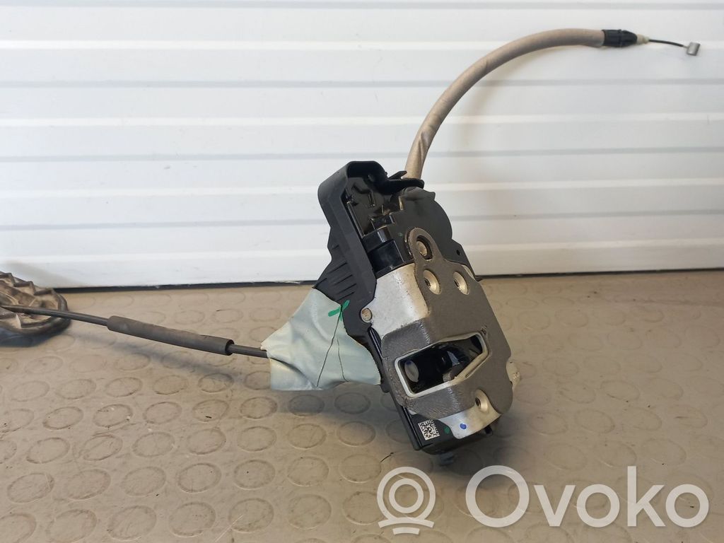 Ford Focus Takaoven lukko 