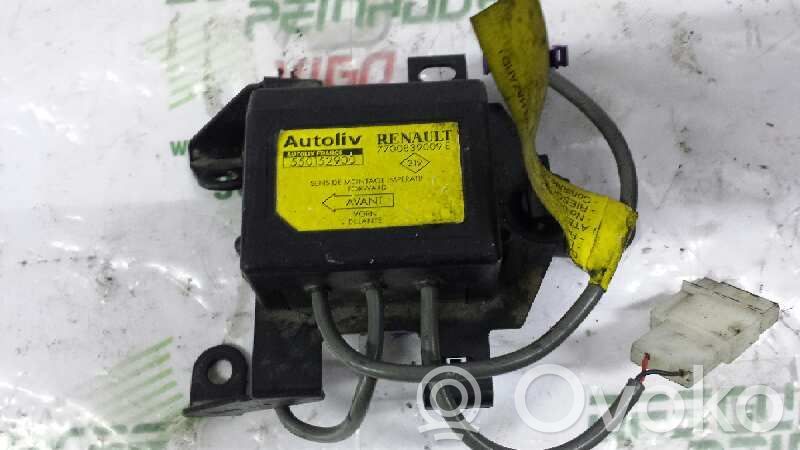 Renault 19 Other engine bay part 
