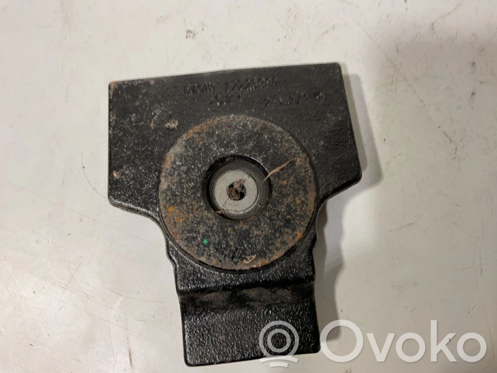 Podpora / Wspornik tylnego mechanizmu różnicowego   6877100,0511190723,32HZBMW