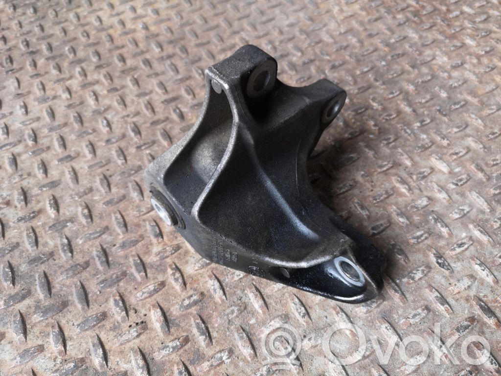 Ford Mondeo MK V Gearbox mounting bracket 