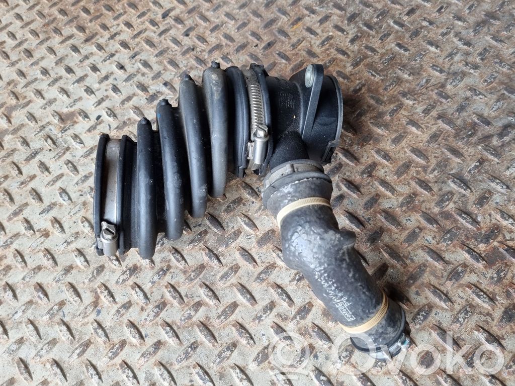 Volvo V40 Turbo air intake inlet pipe/hose 