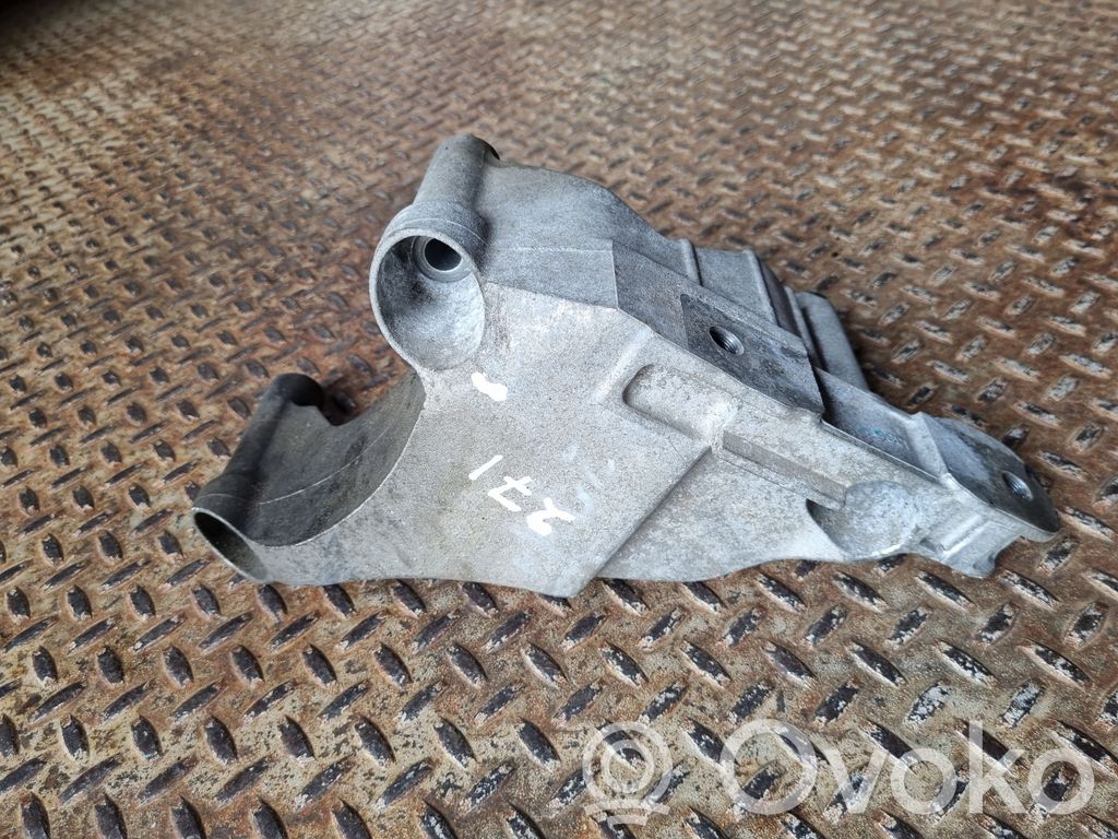 Opel Astra K Engine mounting bracket 