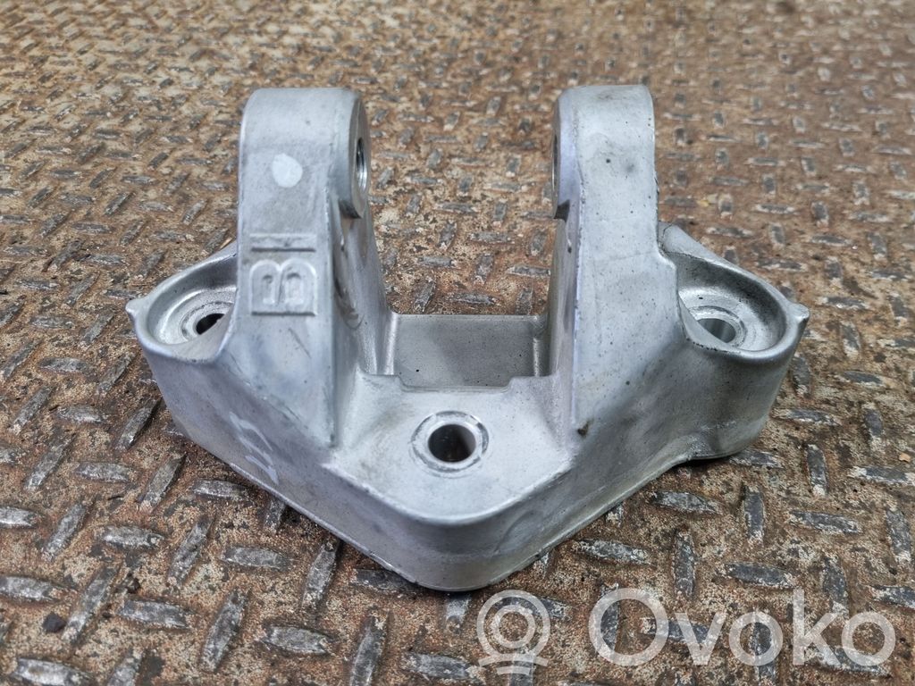 Nissan Qashqai Gearbox mounting bracket 