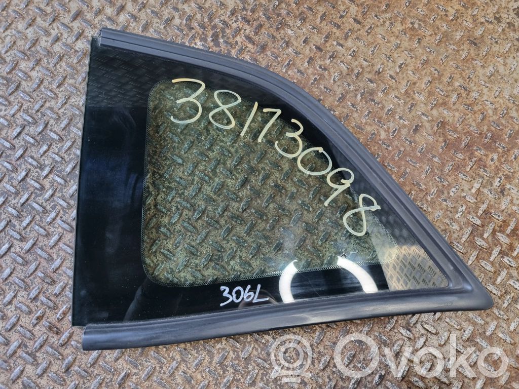 Dodge Challenger Rear side window 