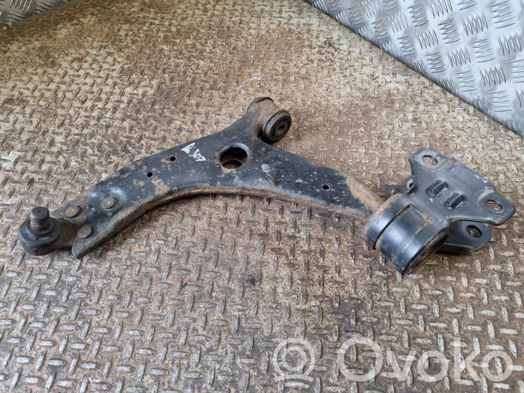 Ford Focus Front lower control arm/wishbone 