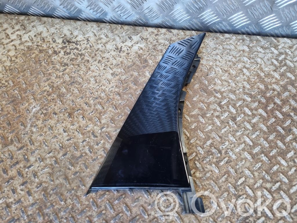 Ford Focus Aizmugurē durvju stikla apdare 