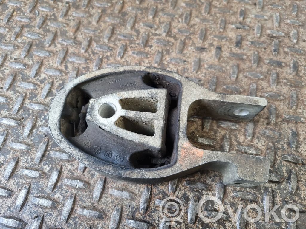 Ford Mondeo MK IV Engine mount bracket 