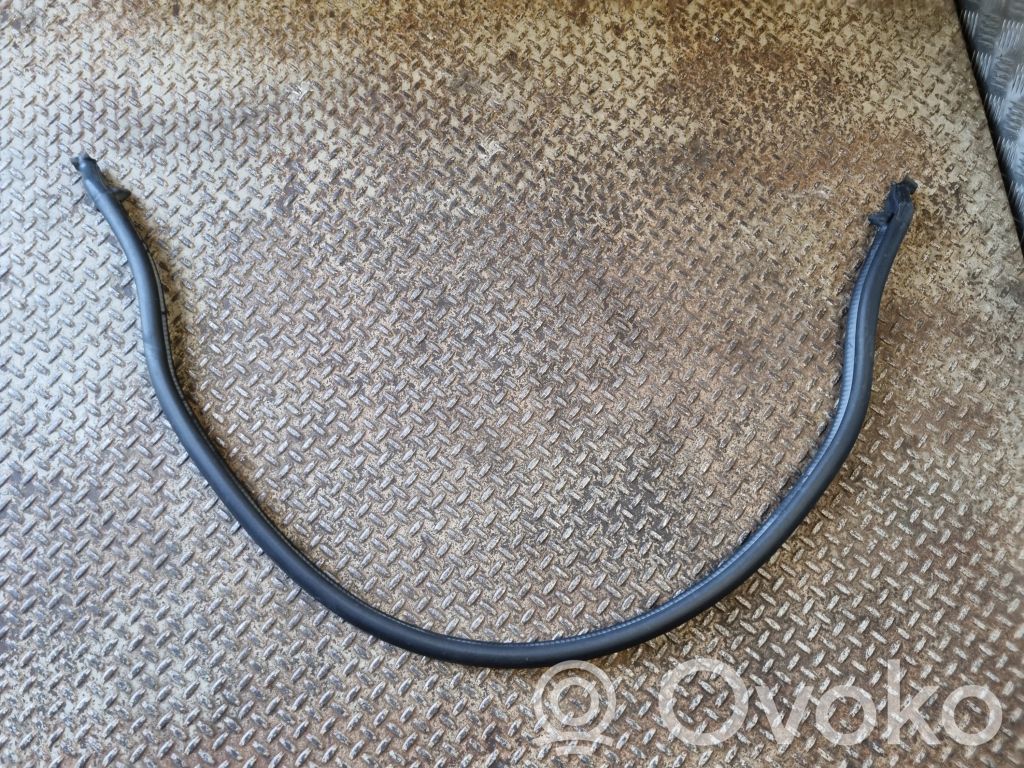 Jeep Grand Cherokee Engine compartment rubber 