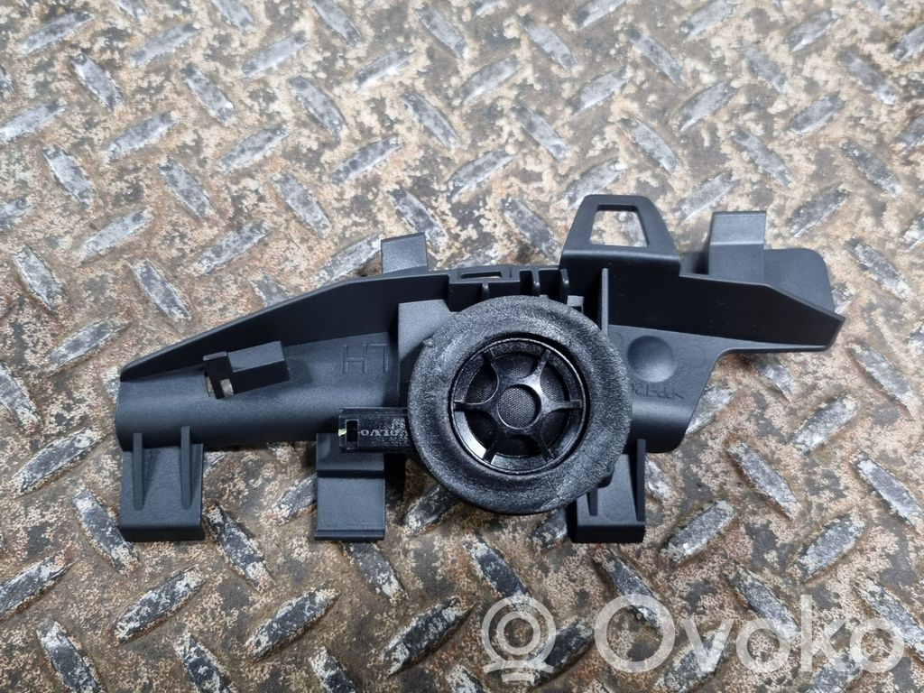 Volvo XC40 Front door speaker 