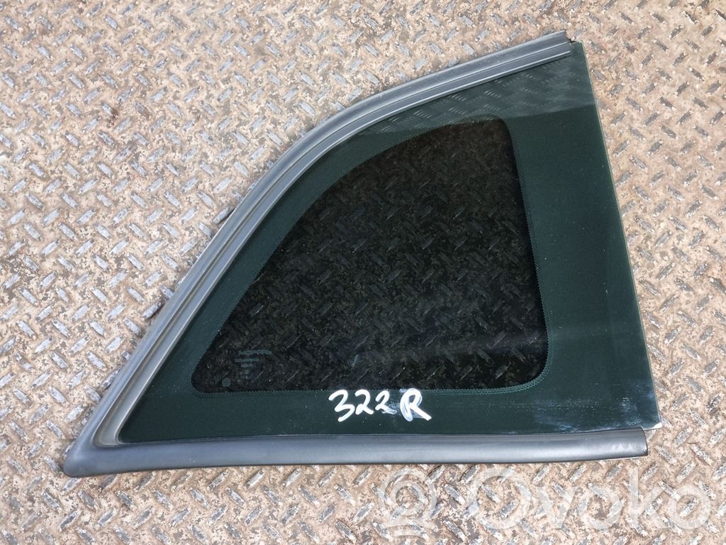 Dodge Challenger Rear side window 