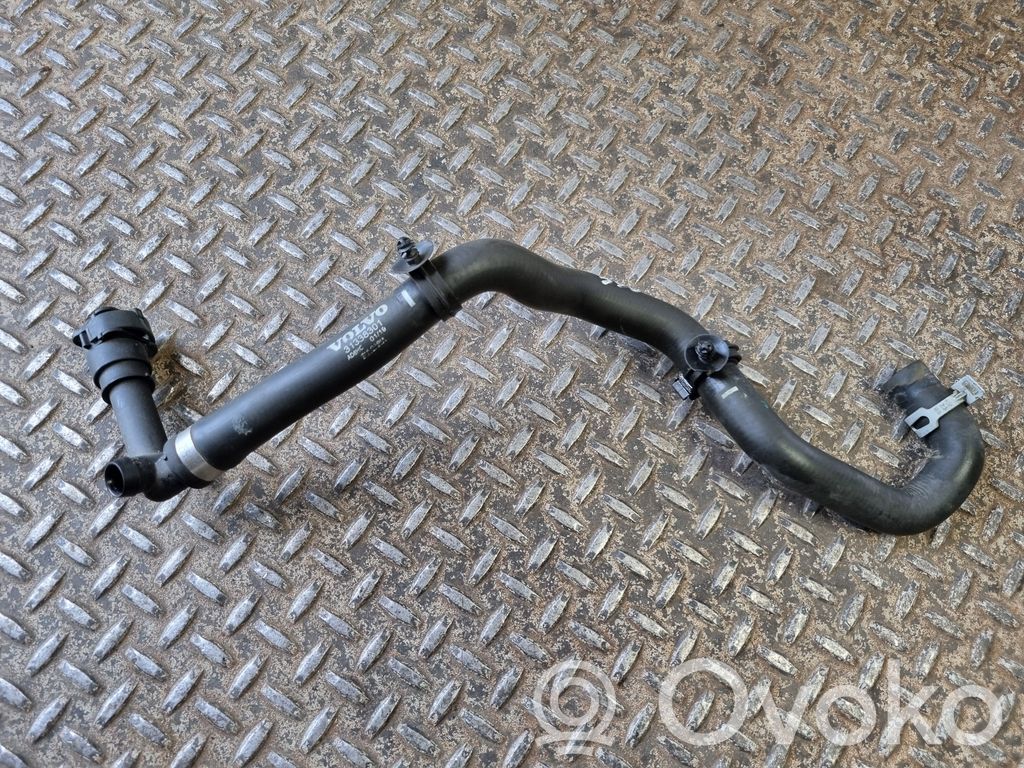 Volvo XC60 Engine coolant pipe/hose 