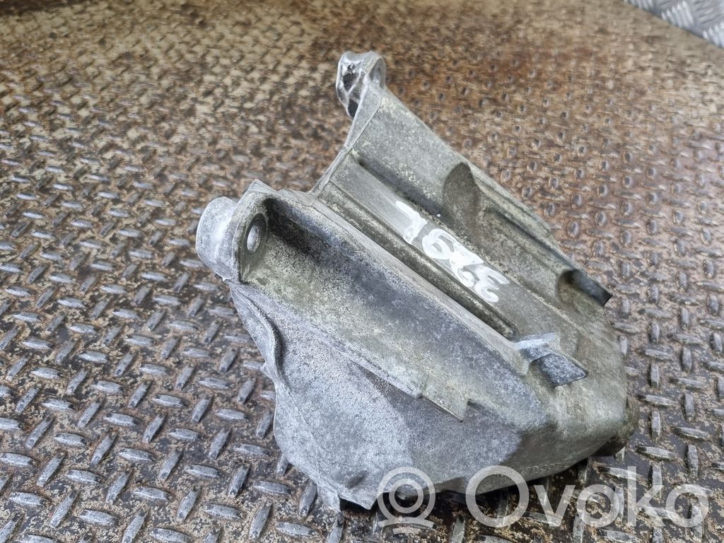 Audi Q5 SQ5 FY Engine mounting bracket 