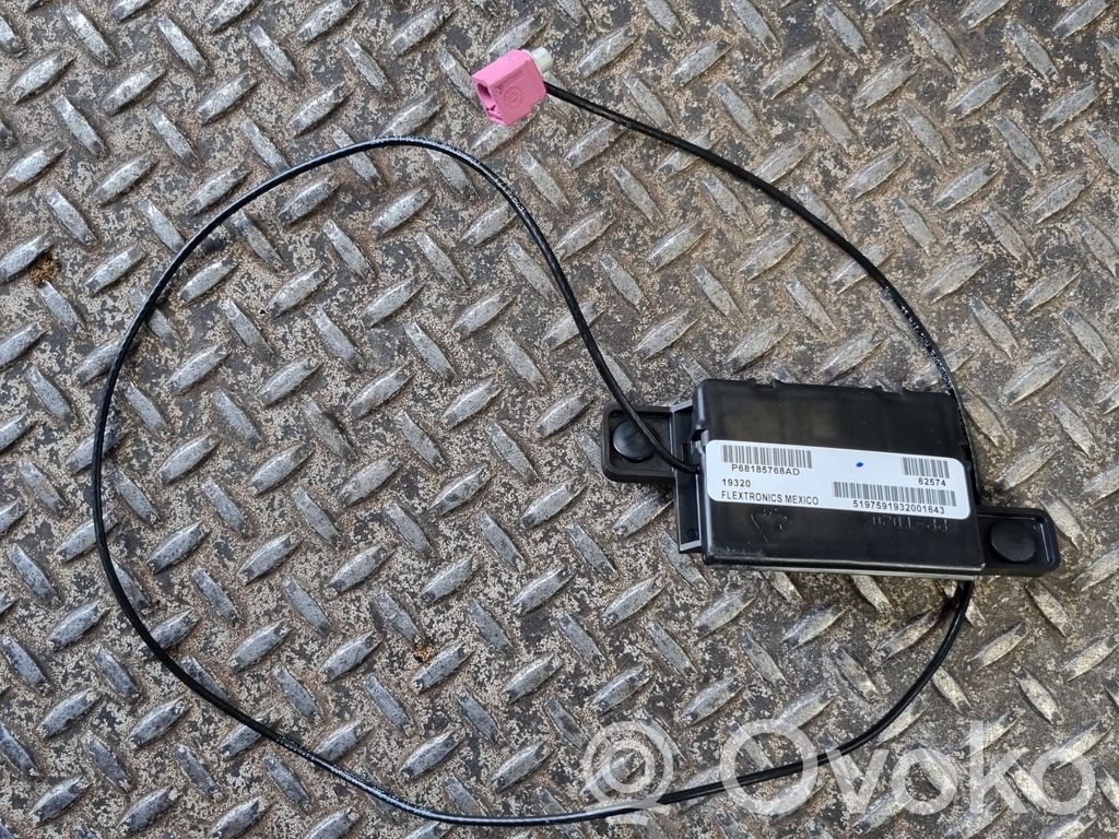 Dodge Durango III Radio antenna 