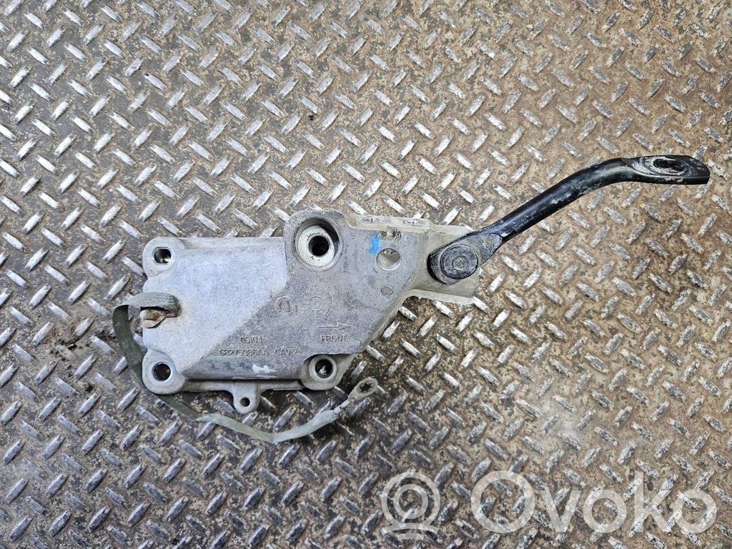 Jeep Grand Cherokee Engine mounting bracket 