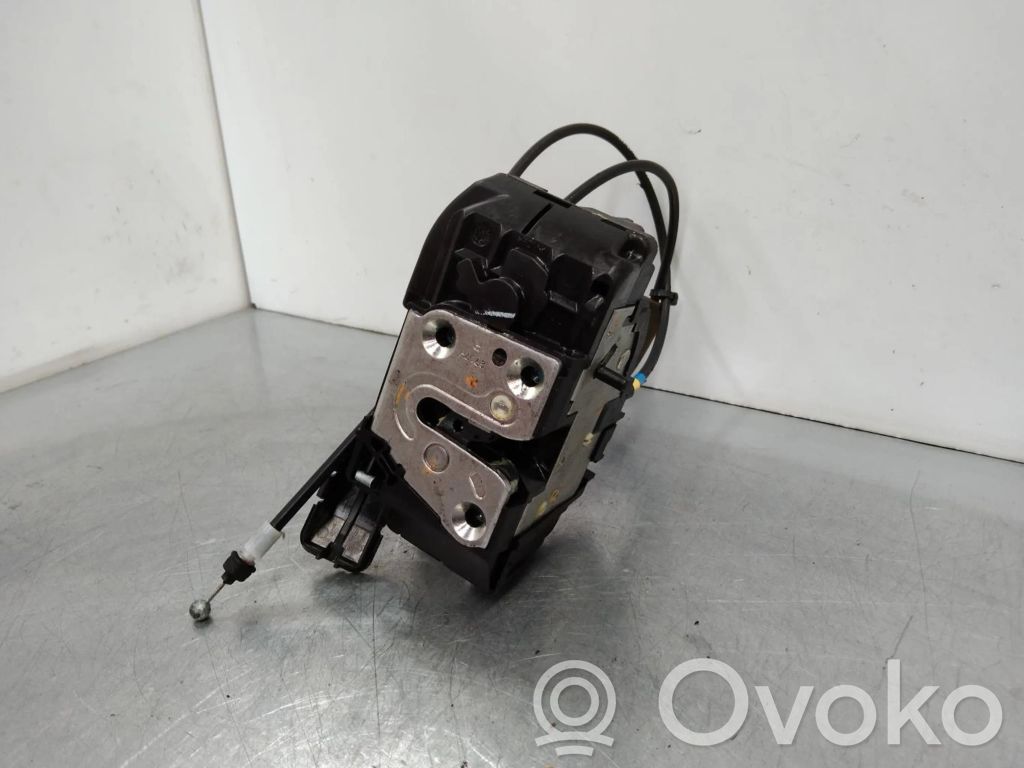 Cerradura de puerta trasera