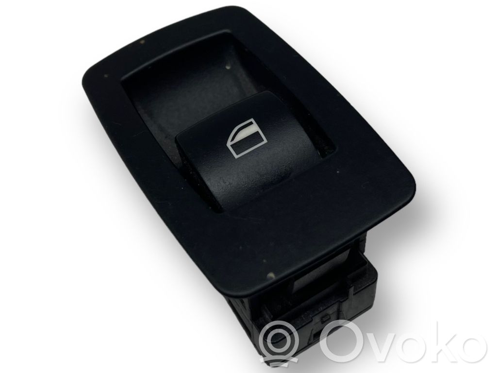 Electric window control switch   9113773,15939948,1898B