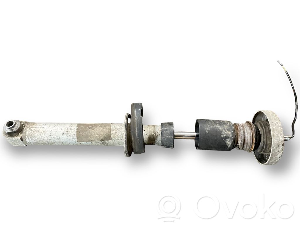 BMW 7 E65 E66 Etuiskunvaimentimen kannake 