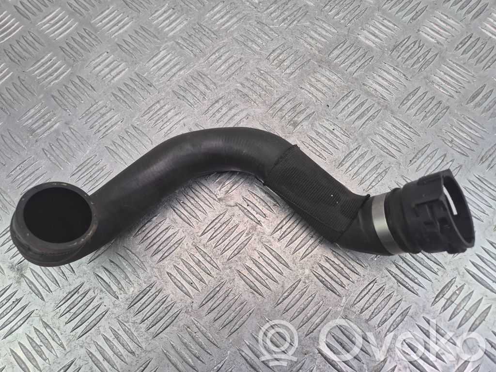 BMW 5 GT F07 Conductă/furtun lichid de răcire motor 