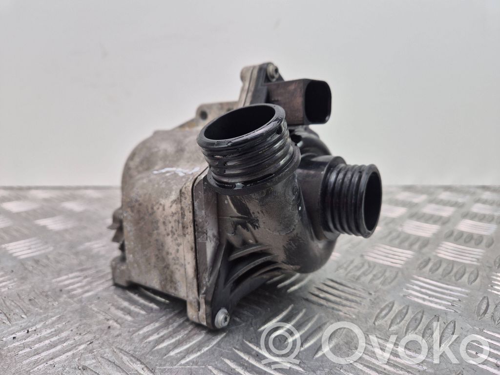 BMW 5 GT F07 Water pump 