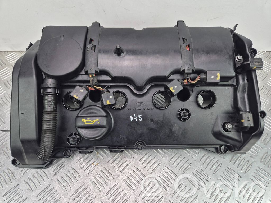 BMW 3 F30 F35 F31 Pokrywa zaworów 