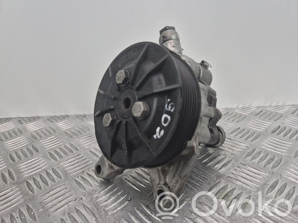 BMW 3 E90 E91 Vairo stiprintuvo siurblys 