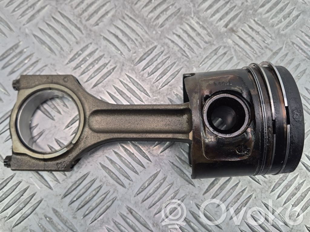 Piston avec bielle   0840BB,N47