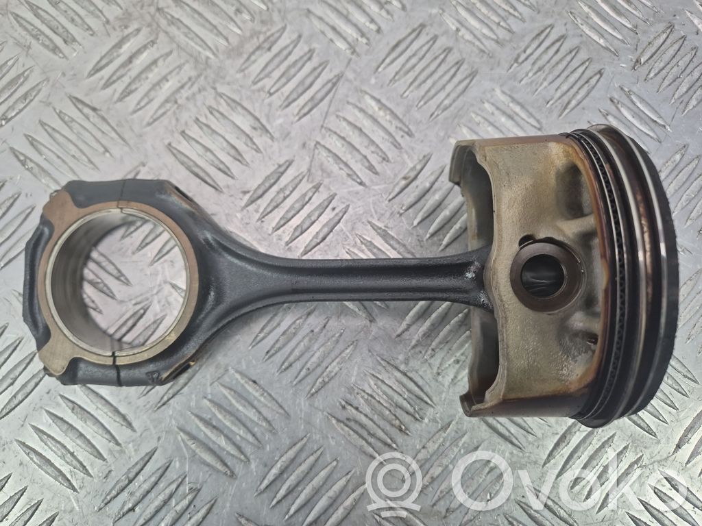 Mercedes-Benz E W212 Pistón con biela 