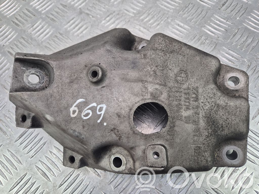 BMW X3 E83 Engine mounting bracket 