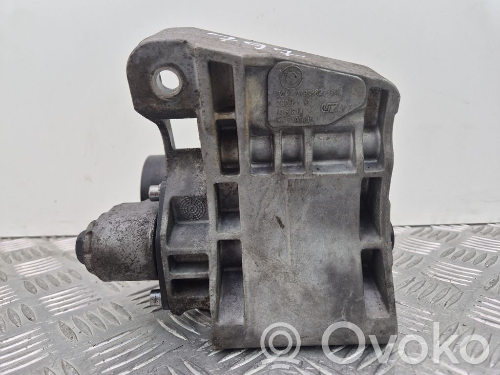 BMW X5 E70 Engine mounting bracket 