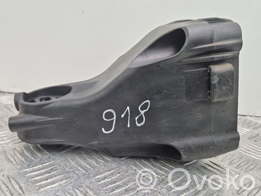 Mercedes-Benz C W205 Engine mounting bracket 