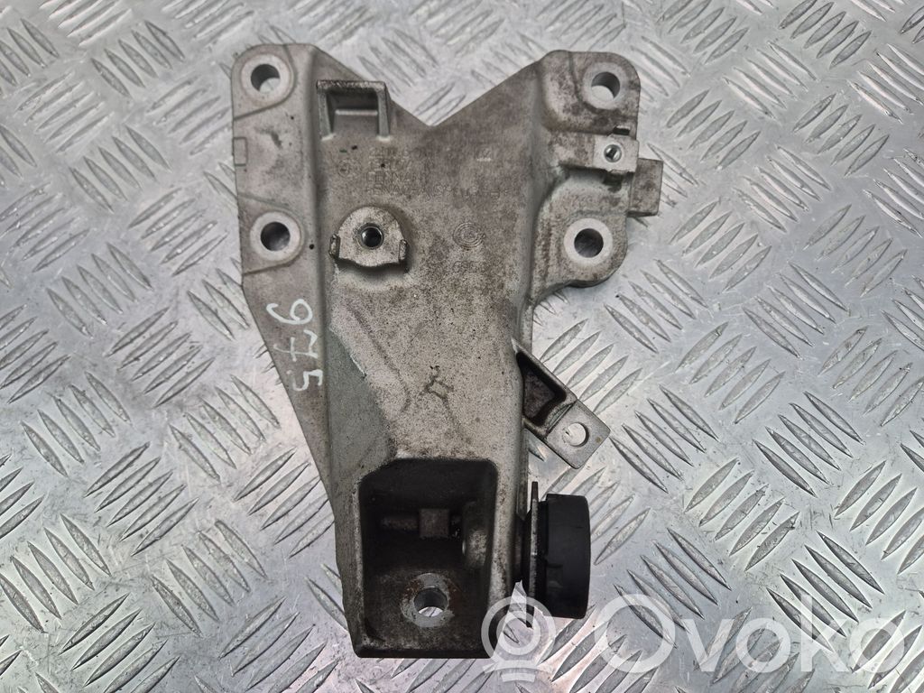 BMW 3 E90 E91 Engine mounting bracket 