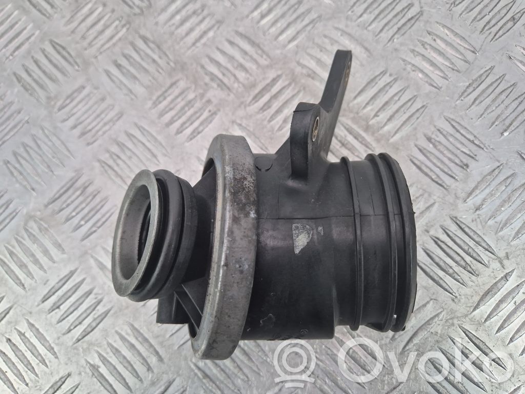 Mercedes-Benz C W203 Parte del condotto di aspirazione dell'aria 