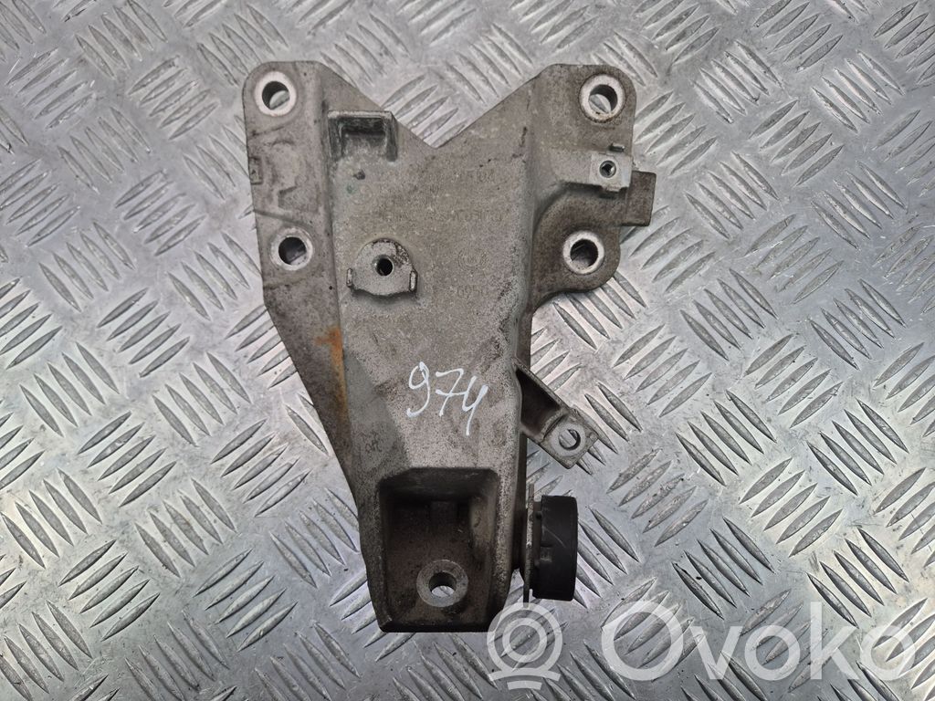 BMW 3 E90 E91 Engine mounting bracket 