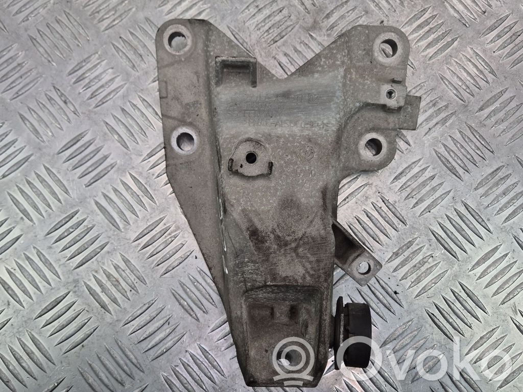 BMW 3 E90 E91 Engine mounting bracket 