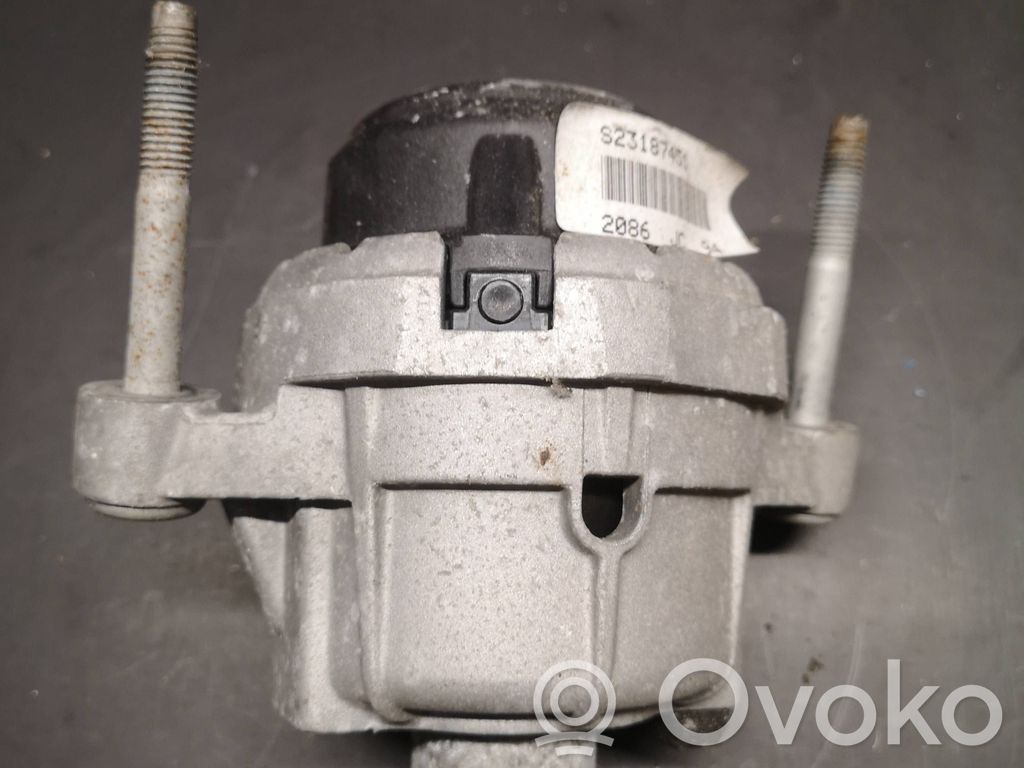 Chevrolet Corvette Engine mount bracket 