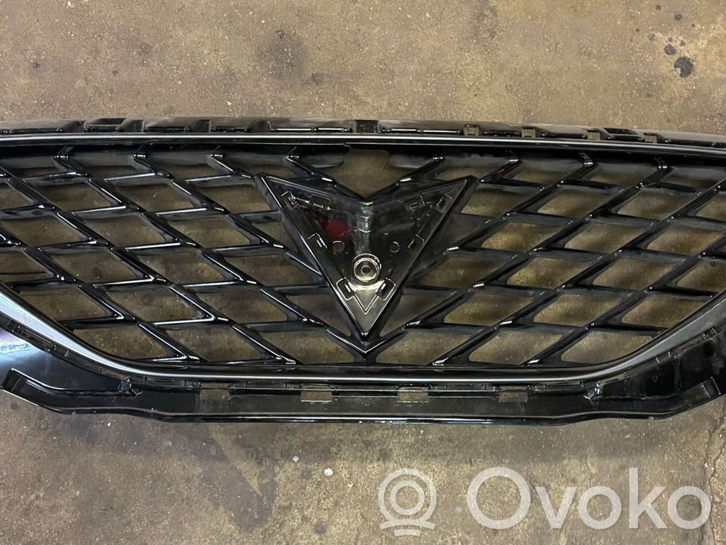 Cupra Formentor Front bumper upper radiator grill 